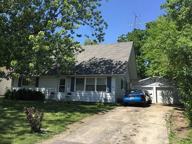 1st image of 908 Stratford Ln