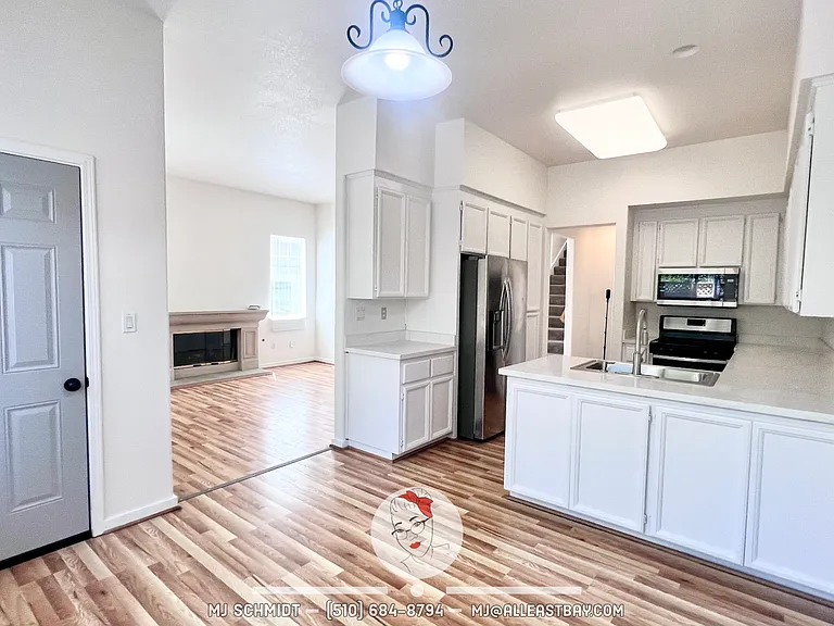 303 Sutton Cir — Photo 7