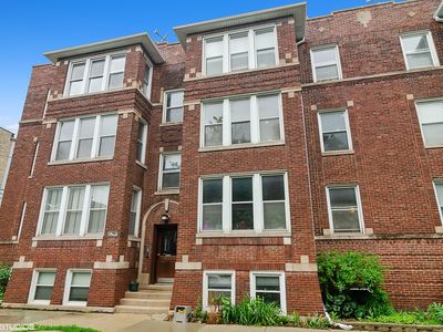 2942 W Belle Plaine Ave APT 2E, Chicago, IL, 60618