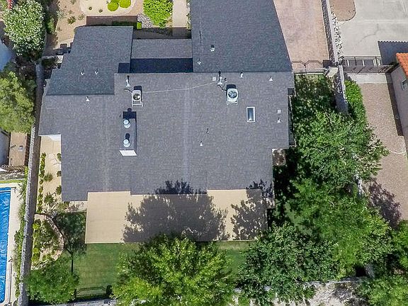2nd image of 5813 Via Cuesta Dr