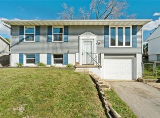 3209 Bramble Rd SW, Cedar Rapids, IA 52404