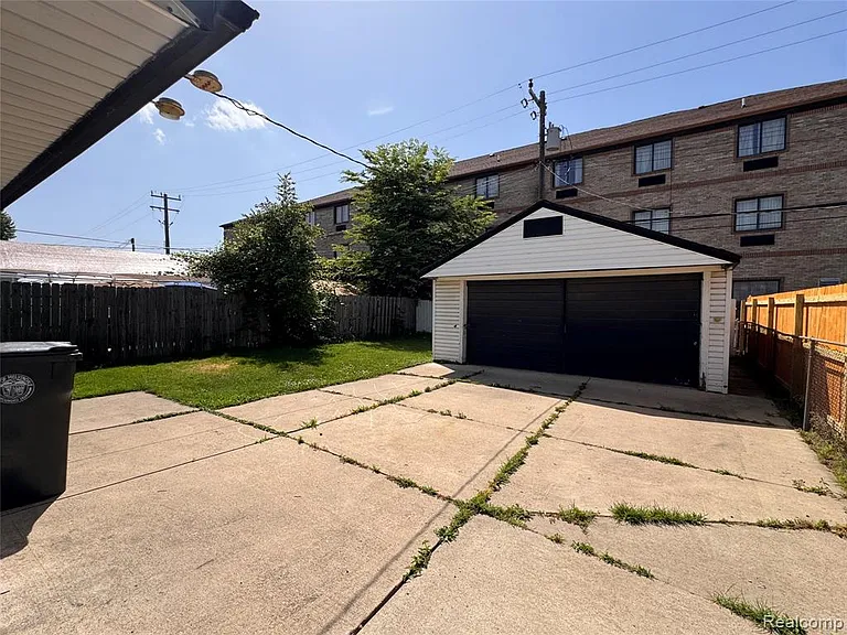 17611 Clarann St — Photo 10