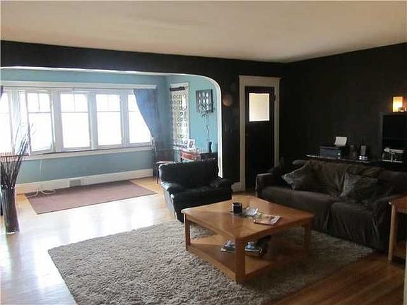 4th image of 61 N Park Ave