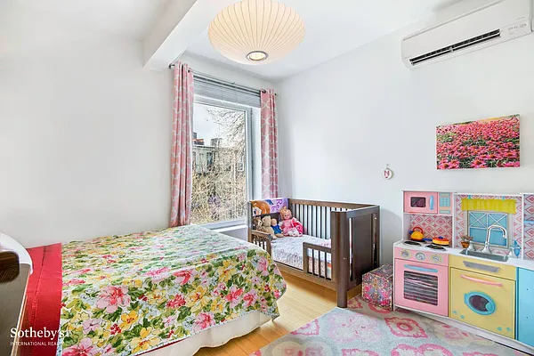 Sold by Sotheby's International Realty | media 19