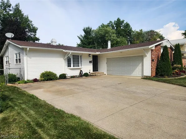 376 Wallace Dr, Berea, OH 44017