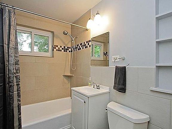 5th image of 348 S Canosa Ct