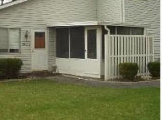 2350 Carnation Dr, Crest Hill, IL 60403