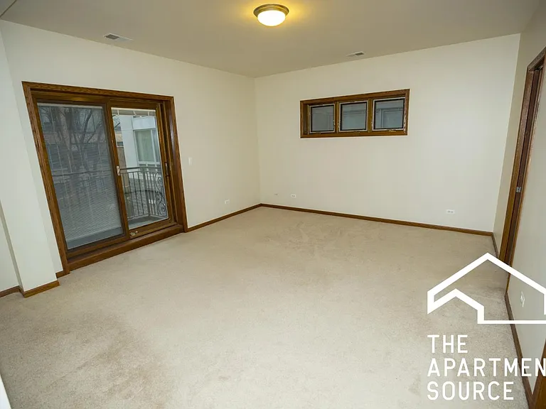 670-72 N Peoria St #2 — Photo 8