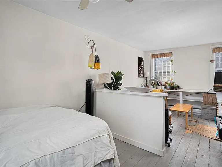 73 Thames St #B — Photo 8
