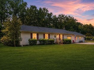 209 Oak Point Dr, Yorktown, VA 23692