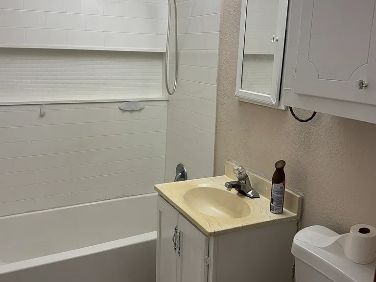 1115 Del Norte St — Photo 2