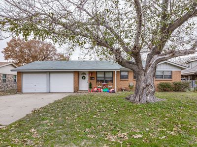 525 S Hampshire St, Saginaw, TX, 76179