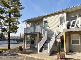 3160 Richmond Rd #B, Staten Island, NY 10306