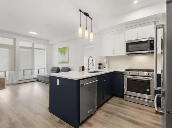 205 NW Spring Creek Cmn SW #405, Calgary, AB T3H 6E2