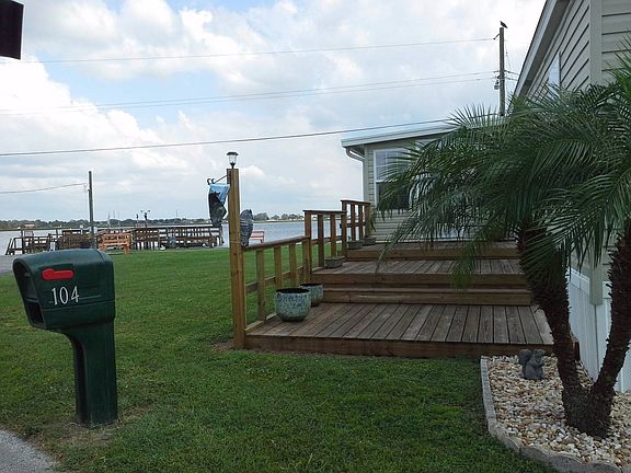 2nd image of 104 Murcott Dr