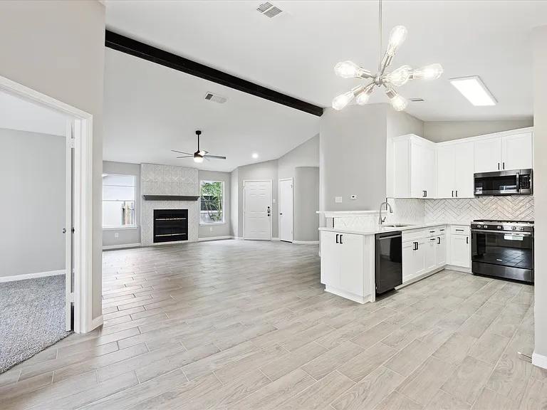 12804 Humphrey Dr — Photo 4
