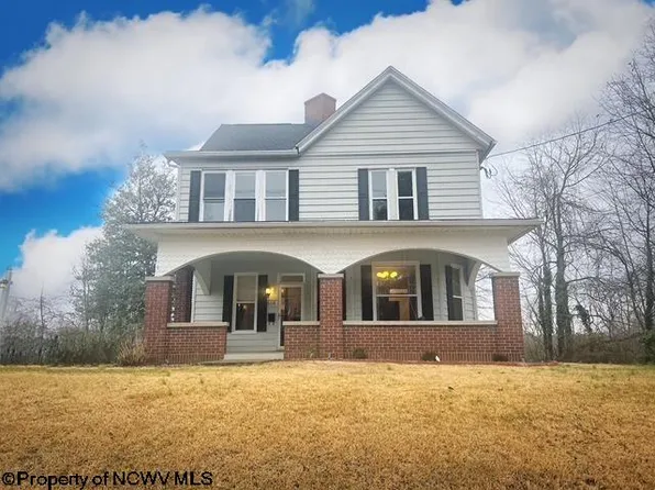 518 Worthington Dr, Bridgeport, WV 26330