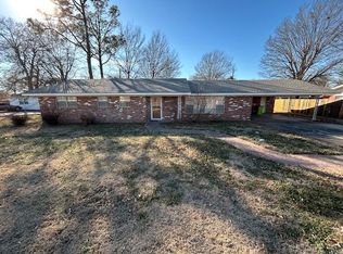 2110 S Prairie St, Stuttgart, AR 72160