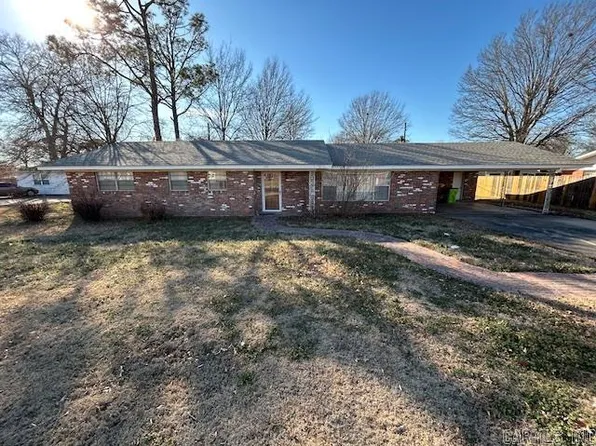 2110 S Prairie St, Stuttgart, AR 72160