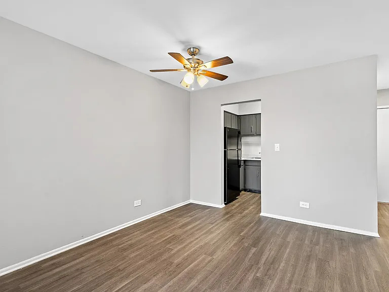 Unit 563-404 Living Area | Apartment Homes For Rent in Bartlett, IL | Bartlett Lakes