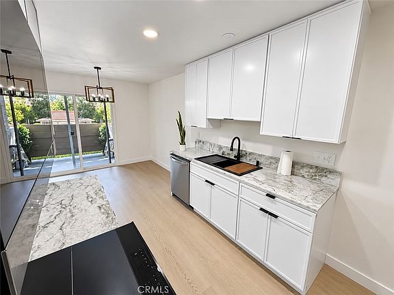4th image of 17574 Vandenberg Ln APT 11