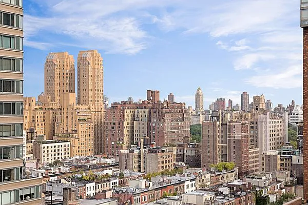 Rented by Compass | media 18