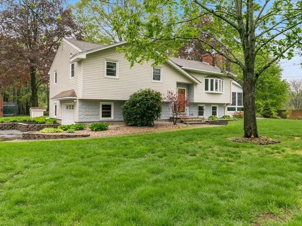 51 Whittier Street, Newton, NH 03858