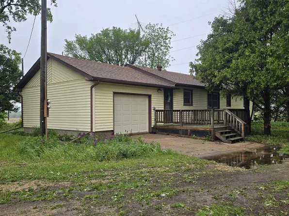 1502 260th St, Nashua, IA 50658