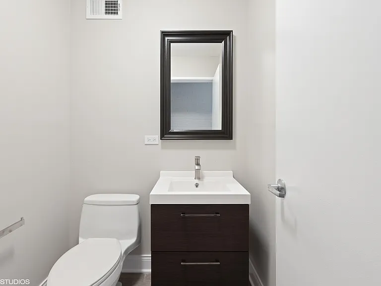 158 Green Bay Rd — Photo 16