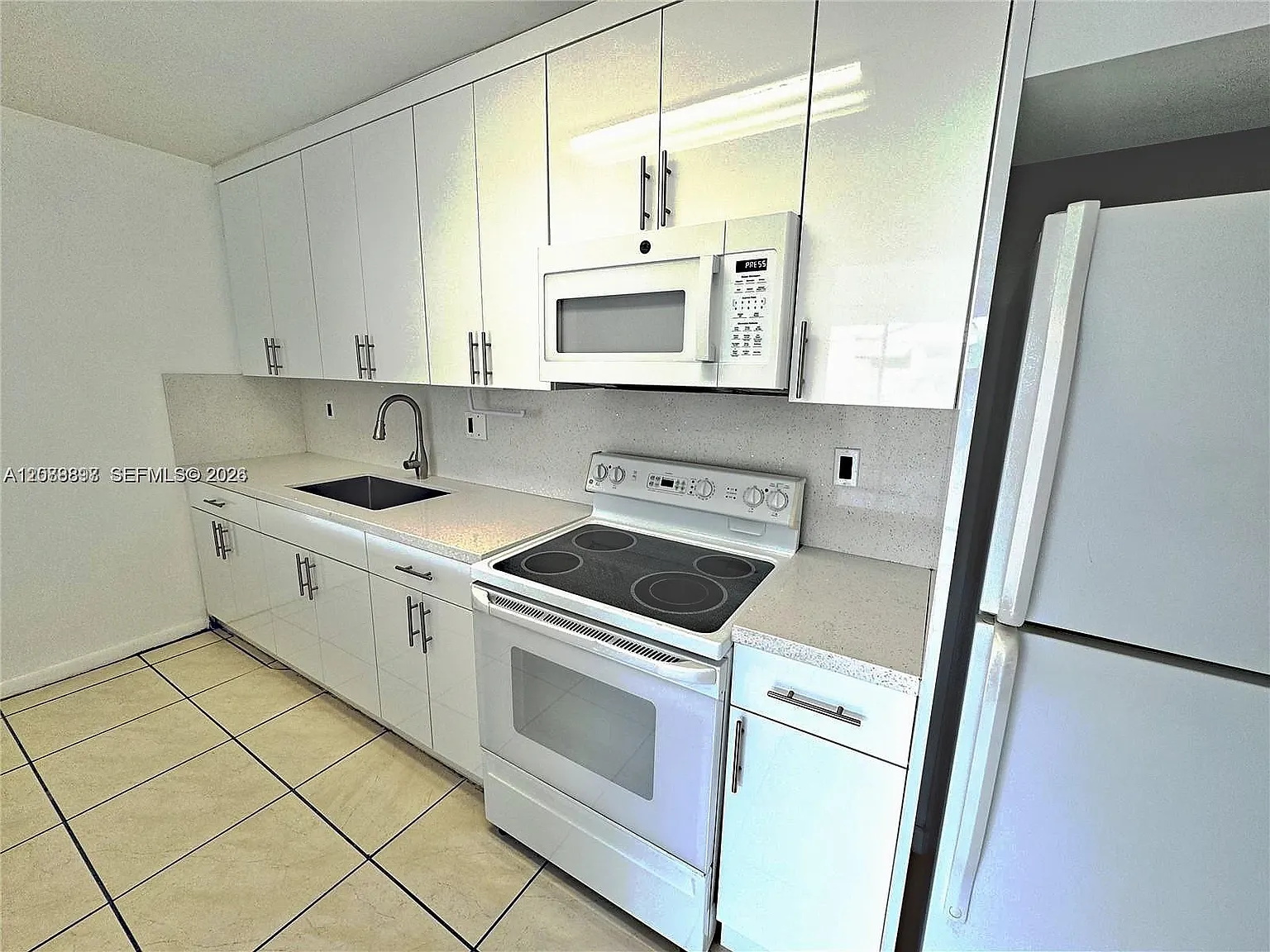 Doral Gardens Condo — Photo 1