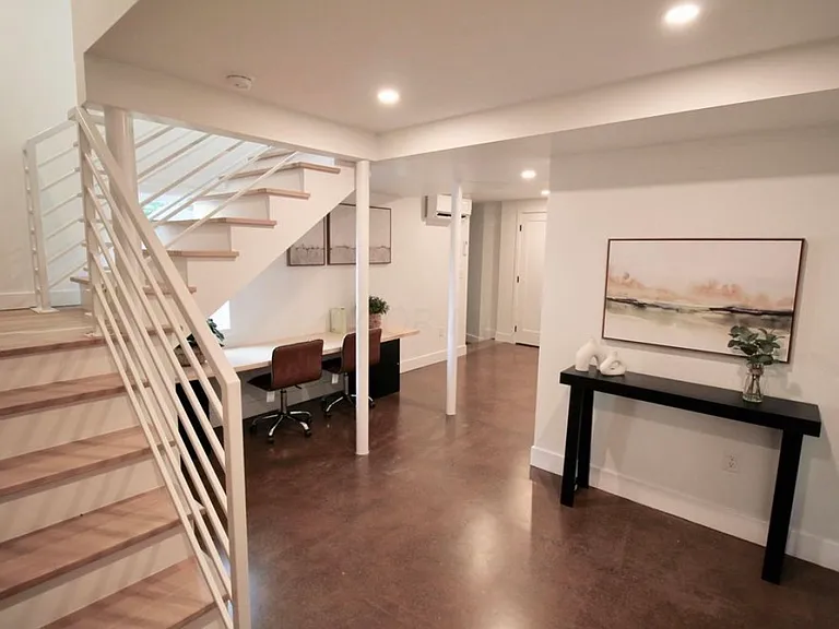 436 Broadway E — Photo 10