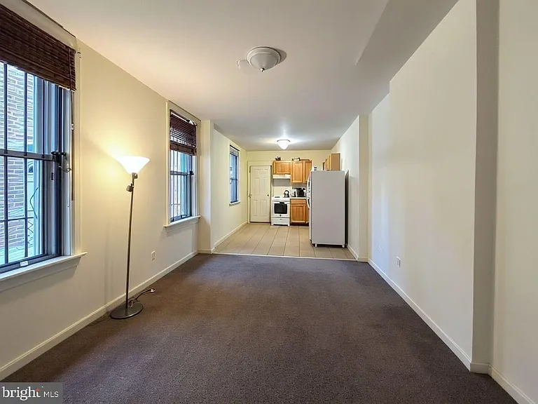 2045 N Carlisle St — Photo 1