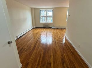 21714 24th Ave #5N, Bayside, NY 11360