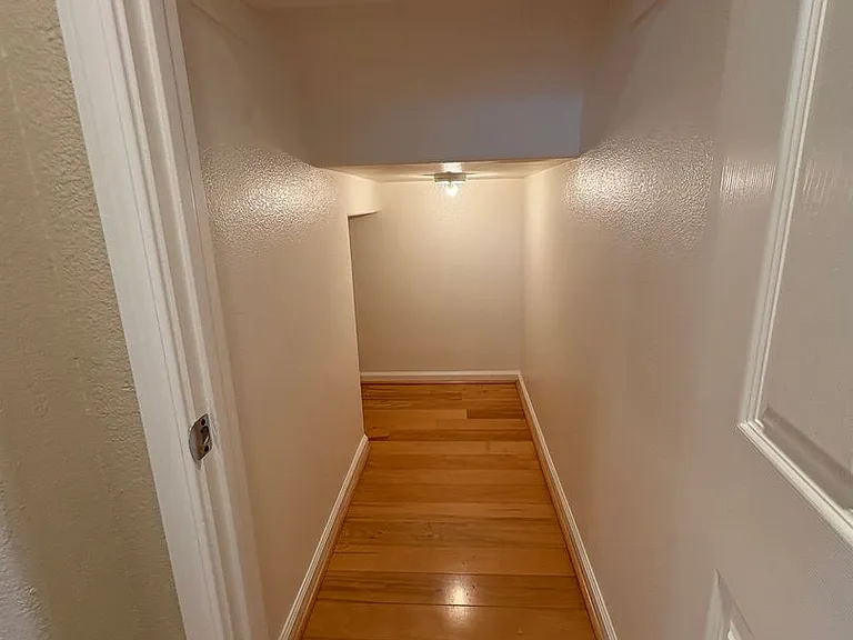 546 Almanor St — Photo 10