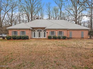 1300 Haley Rd, Terry, MS 39170