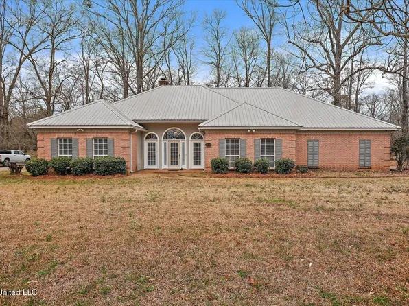 1300 Haley Rd, Terry, MS 39170