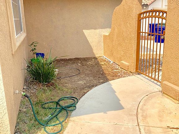 2nd image of 12421 Parkwood Pl