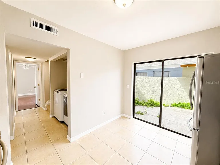 5104 Springwater Ct — Photo 10