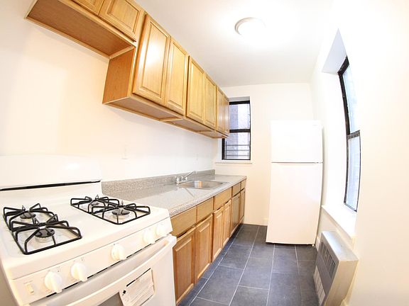 3rd image of 1220 Grand Concourse #1B-1