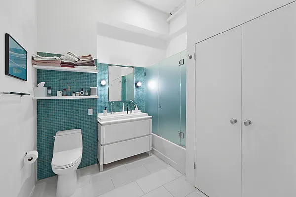 Sold by Tabak Real Estate | media 5