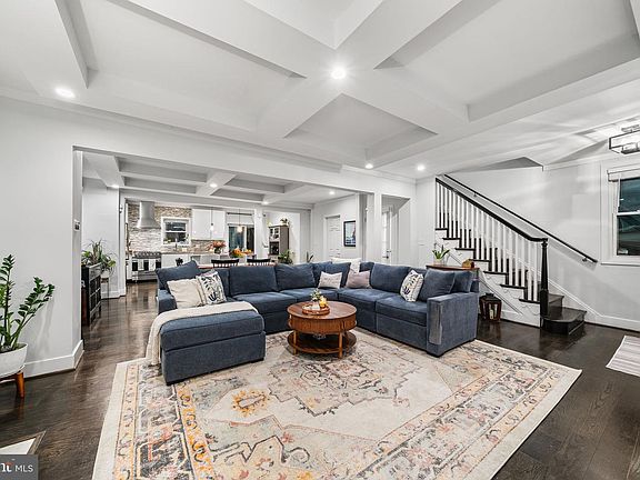 5th image of 1433 Fort Stevens Dr NW