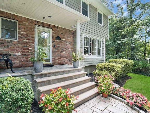 4th image of 41 Village Hill Dr