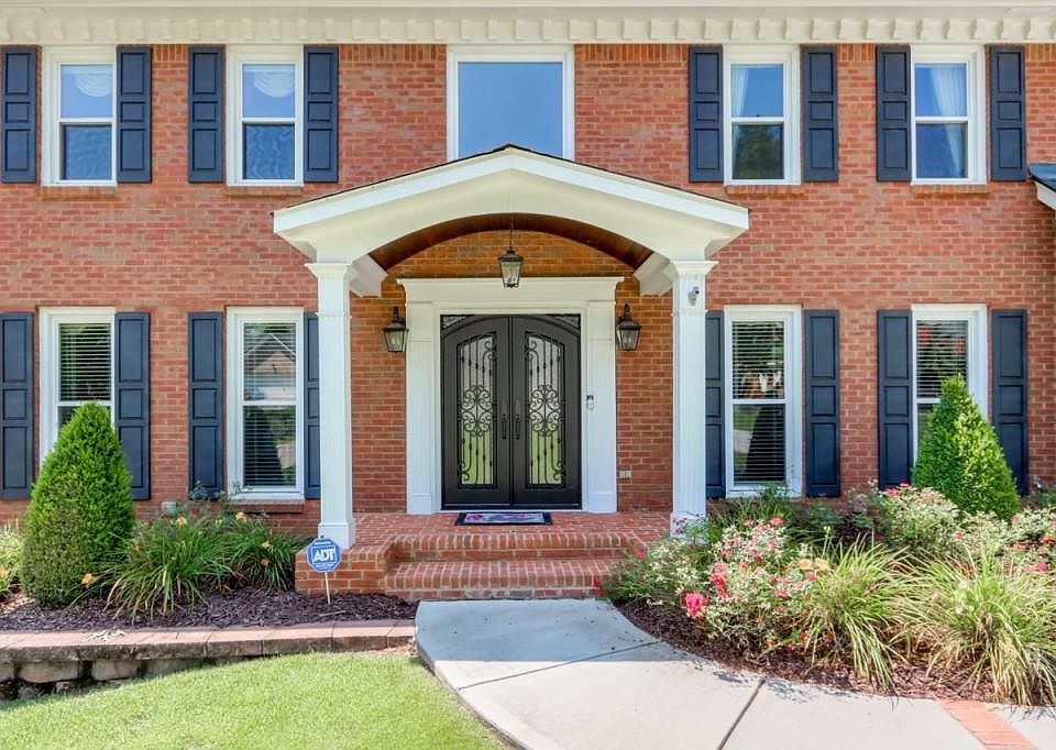 1st image of 2605 Shadow Pine Dr