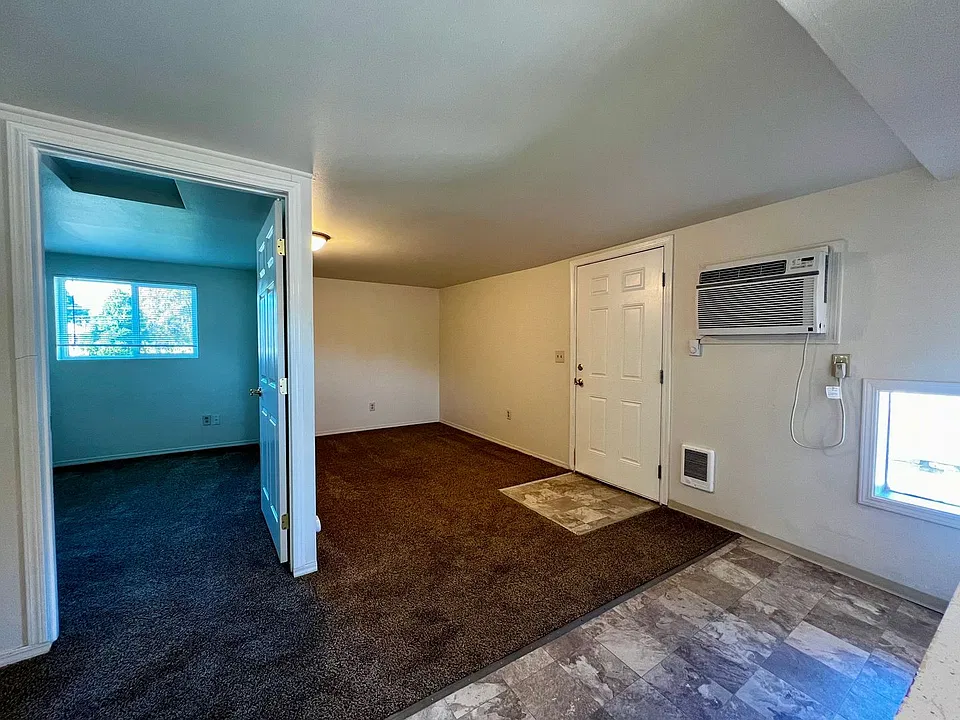 809 S 16th Ave