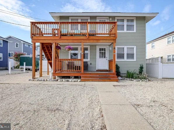 4 E 52nd St, Brant Beach, NJ 08008