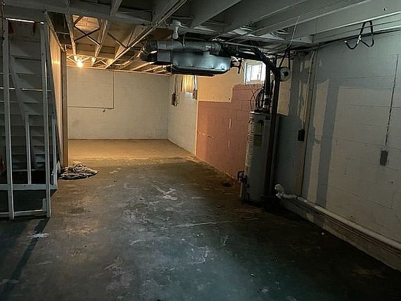 4th image of 1059 31st St