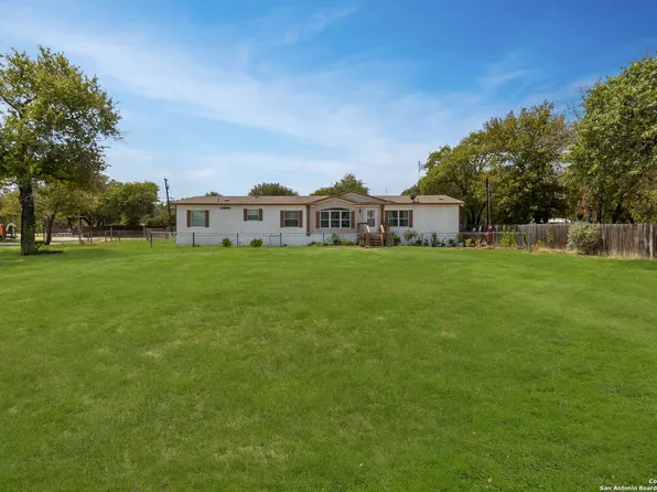 3738 NEW MATHIS RD, Elmendorf, TX 78112