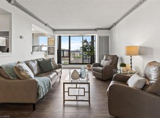 81 Church St #1102, Kitchener, ON N2G4M1