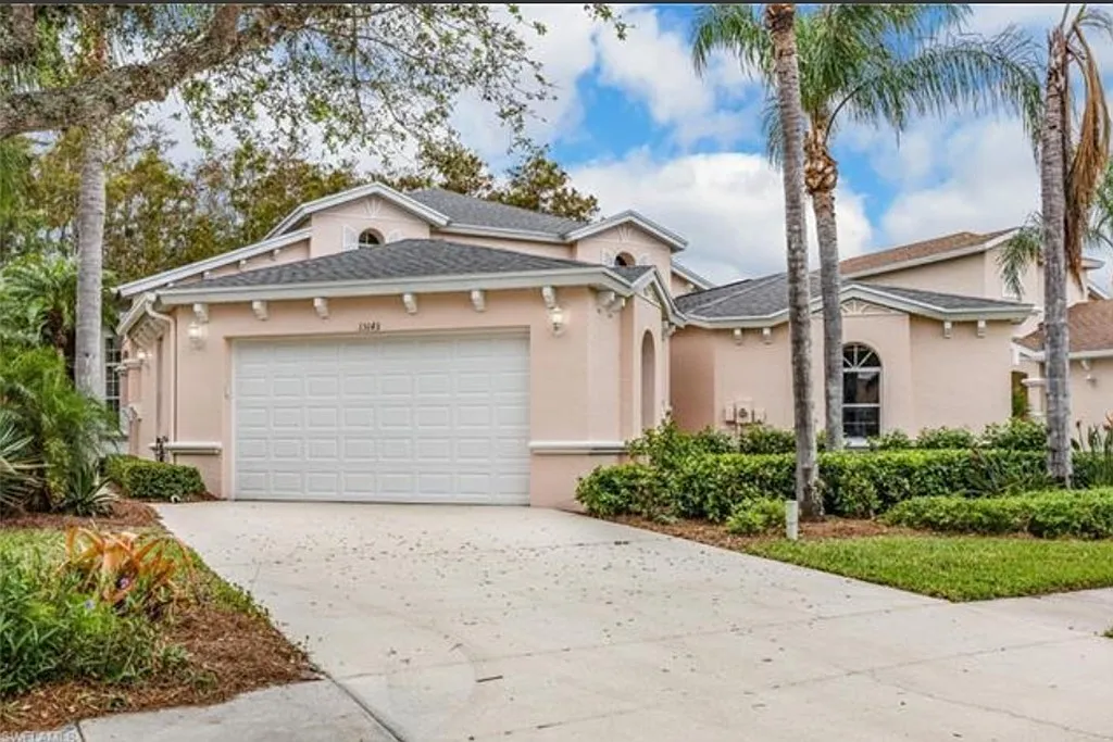 15143 Sterling Oaks Dr — Photo 1