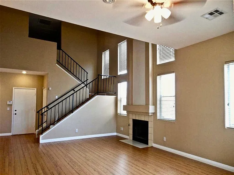 2420 Silver Shadow Dr #HOUSE — Photo 2